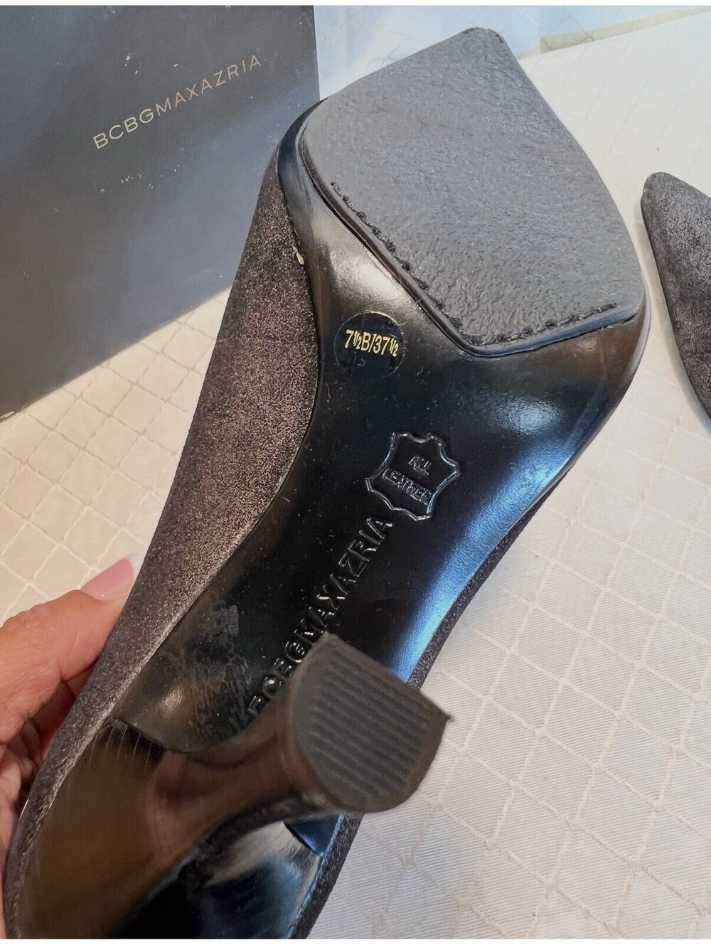 BCBG MAXAZRIA: Platinum Burma Suede Pointed Heel size 7.5M - Picture 7 of 9